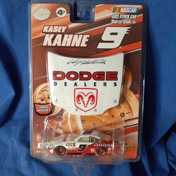 2007 Winner's Circle Kasey Kahne #9 die cast 1:64 & Hood Magnet 12.50🇨🇦Ship - Picture 10 of 11